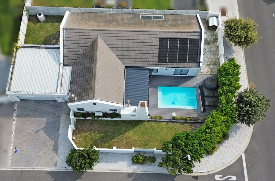 4 Bedroom Property for Sale in Sunningdale Western Cape